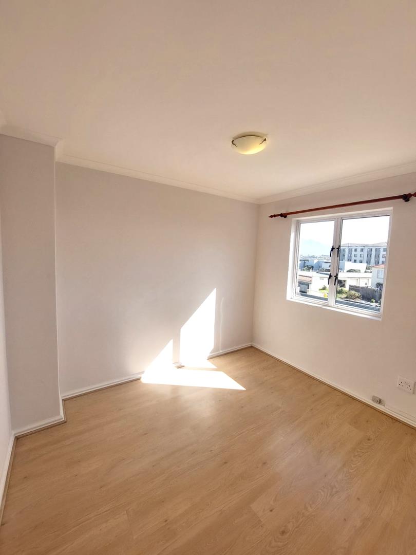 To Let 3 Bedroom Property for Rent in Muizenberg Western Cape